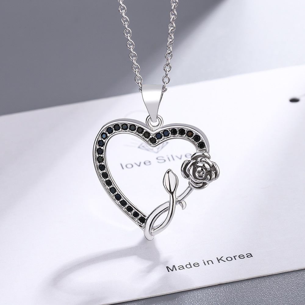 Black And White Full-diamond Heart Pendant With A Diamond-encrusted Heart Necklace Set