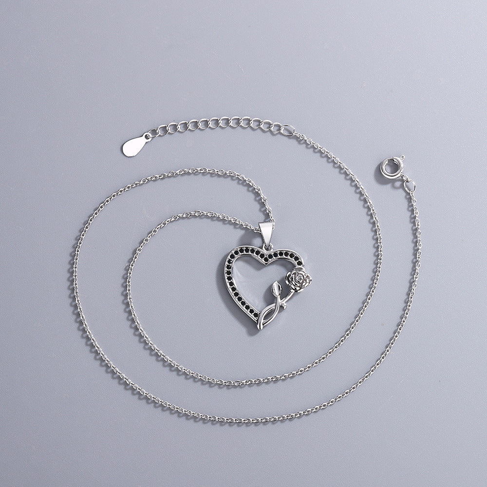 Black And White Full-diamond Heart Pendant With A Diamond-encrusted Heart Necklace Set